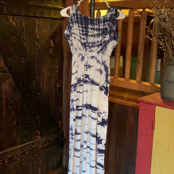 EUC PINKBLUSH TYE-DYE DRESS PERFECTLY STUNNING - Picture 3 of 4